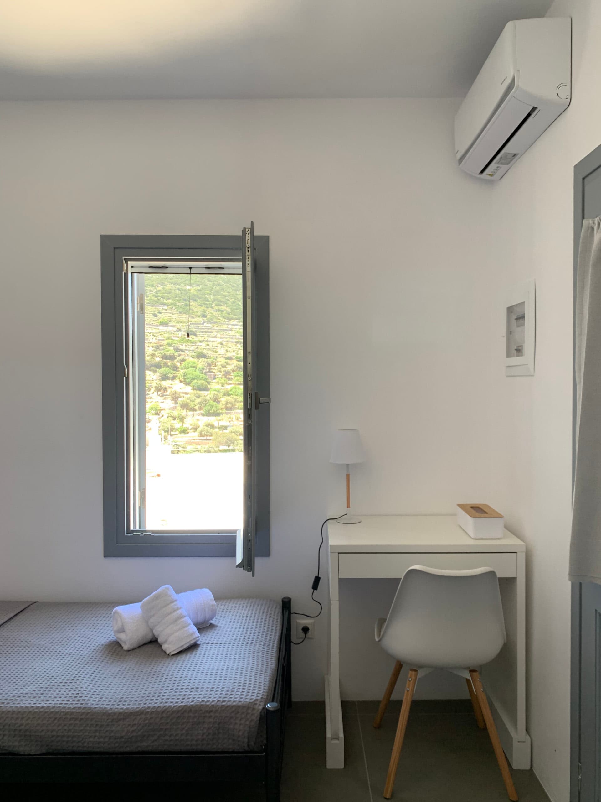 VROULIDIA room image 3