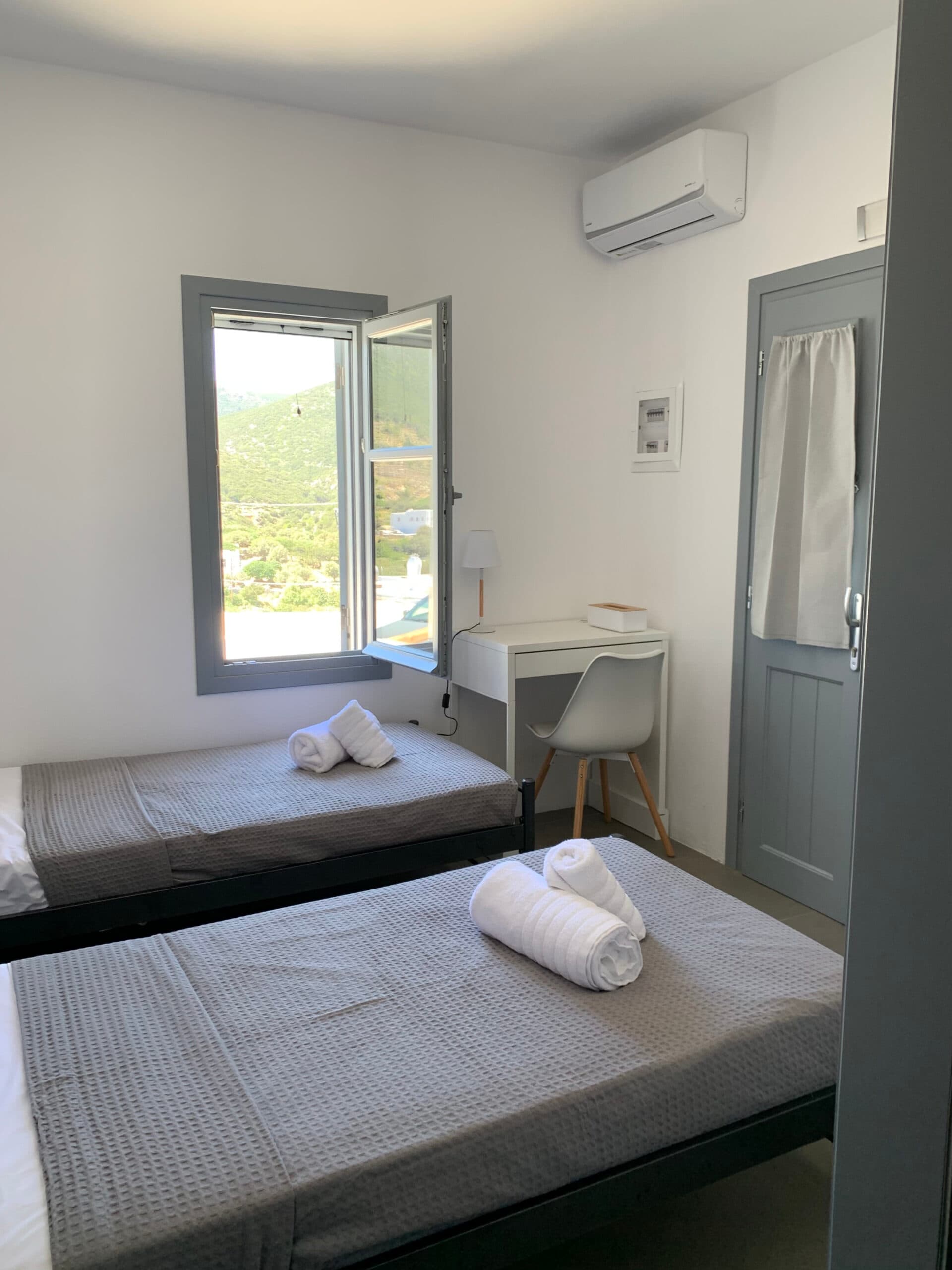 VROULIDIA room image 4