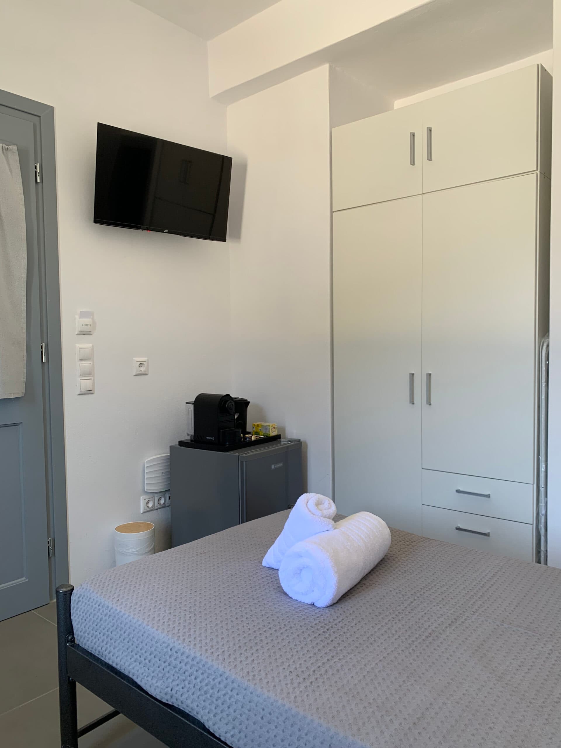 VROULIDIA room image 6