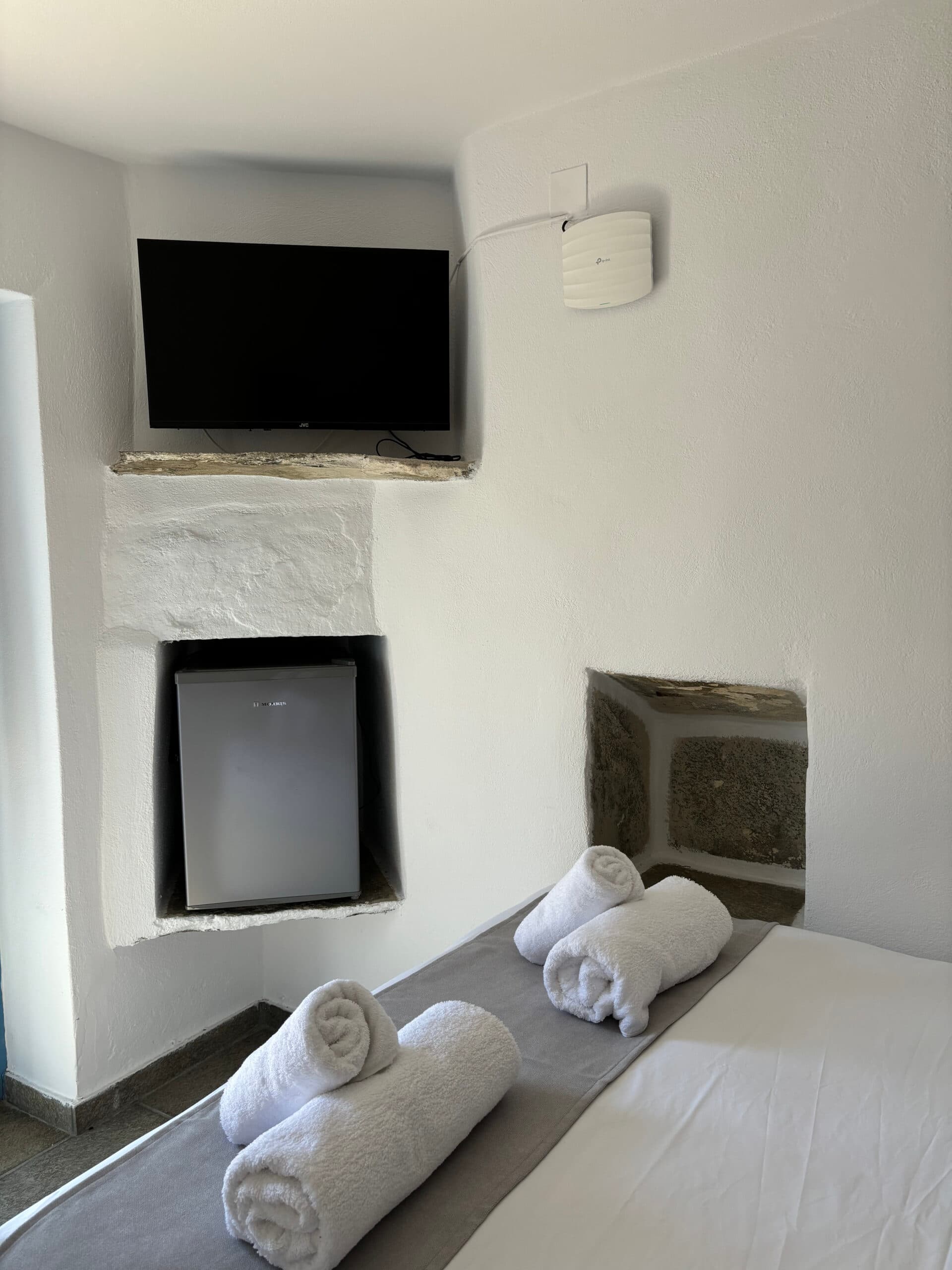 FASOLOU room image 2