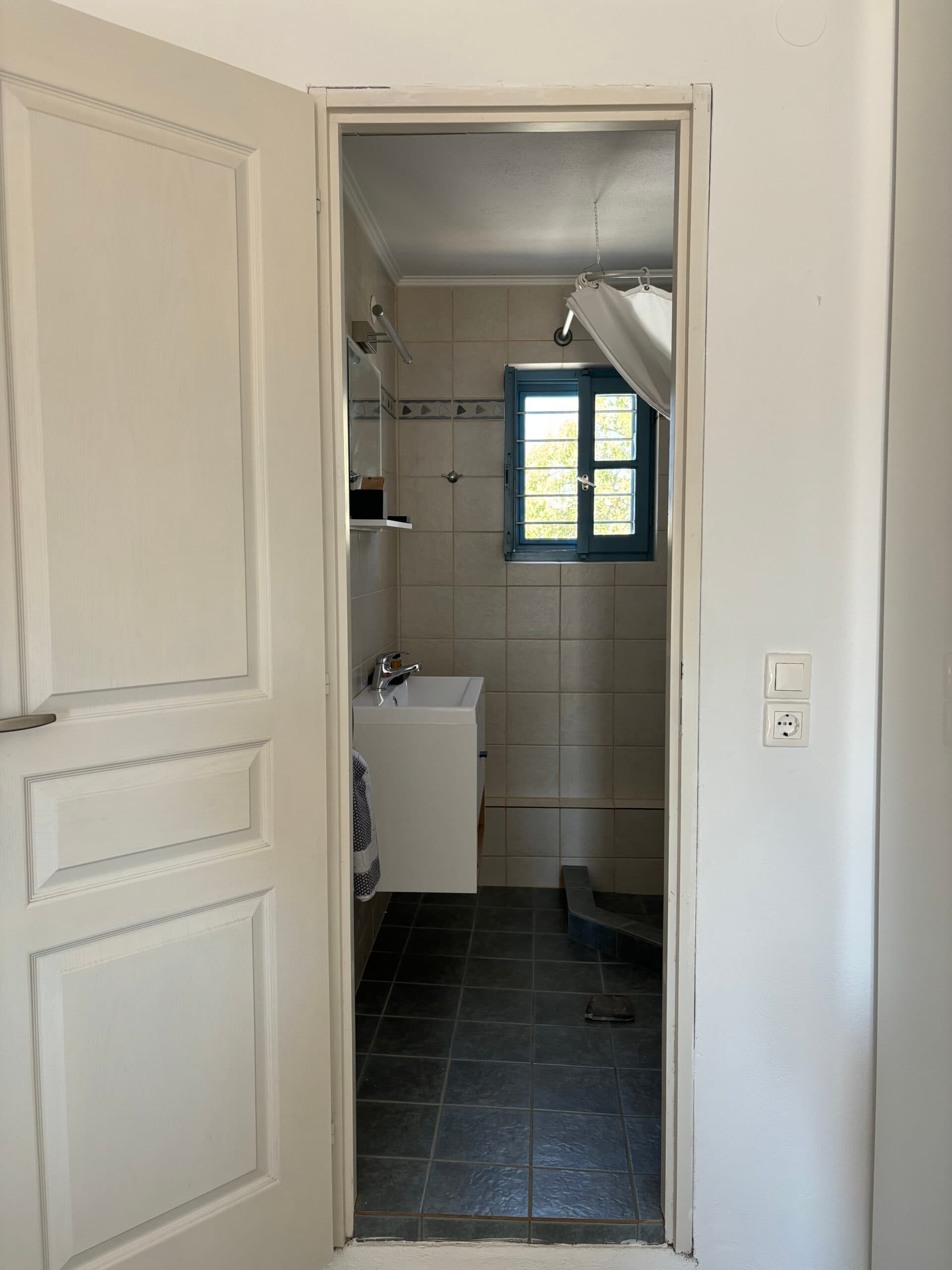 FASOLOU room image 8